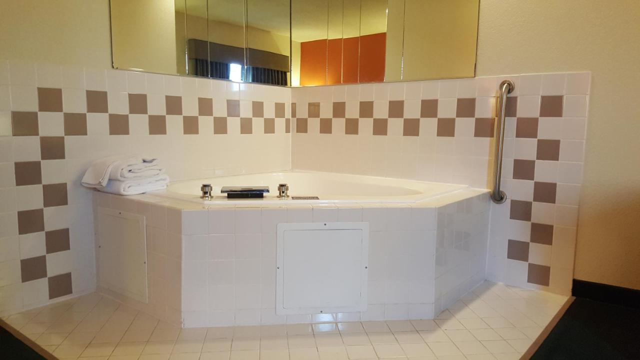 Americinn By Wyndham Garden City Eksteriør billede